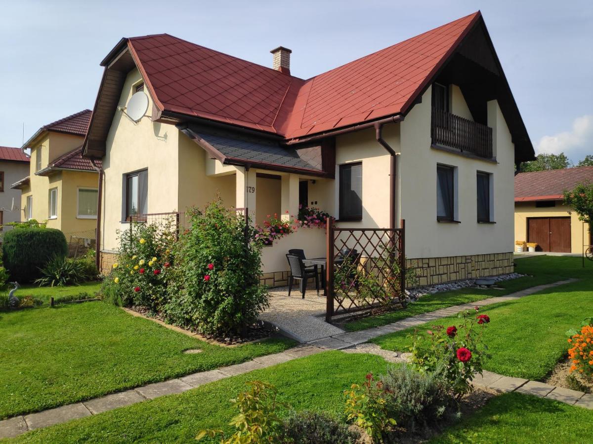 Holiday Home Liptovsky Peter Liptovsky Hradok Bagian luar foto